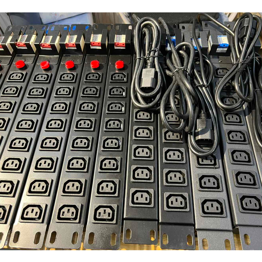 Ổ Cắm tử Rack, PDU tủ Rack 8 lỗ C13 CB 16A 250V dây Dài 2m , 3x1.5mm2 ...