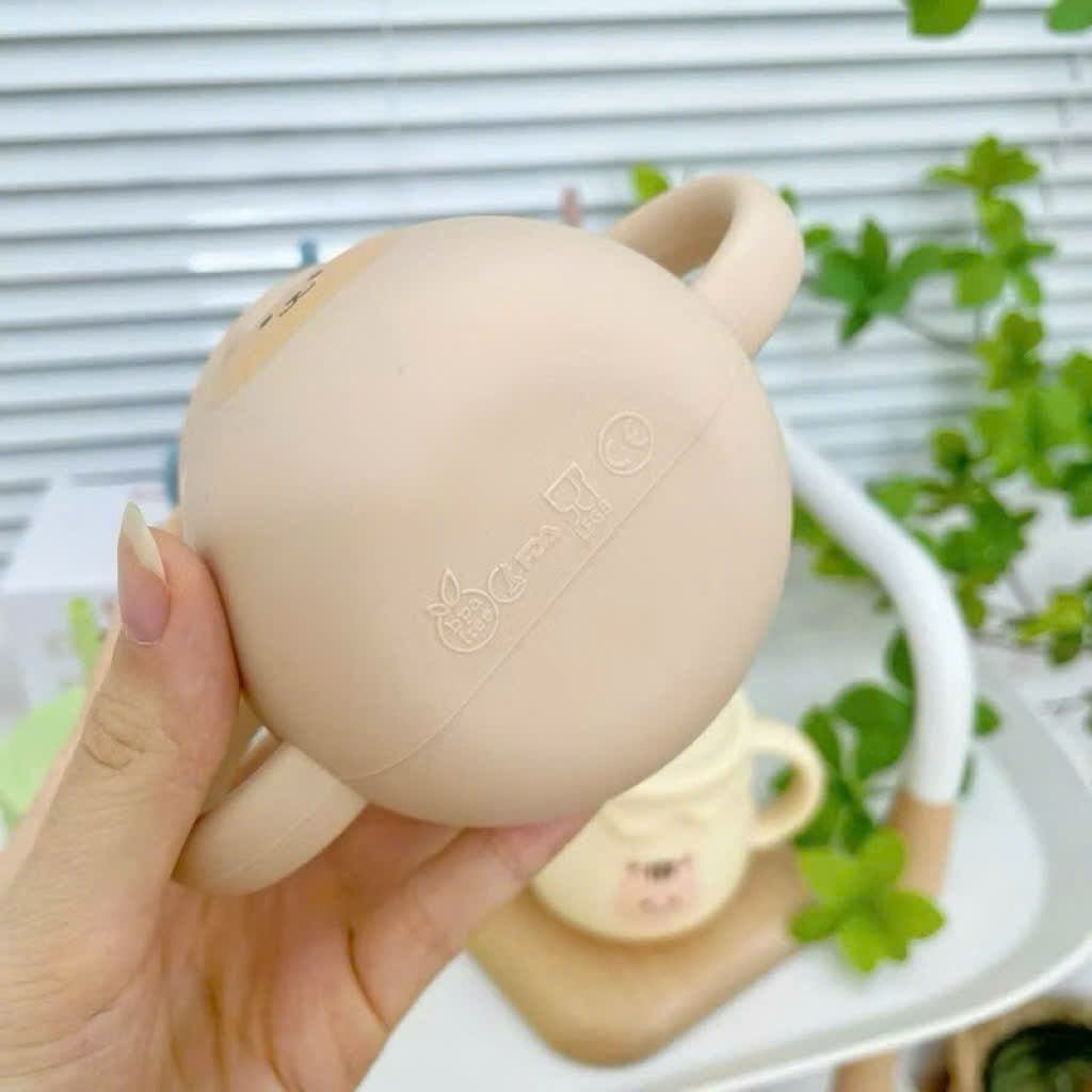 Ảnh Cốc tập uống nước silicon KidAndMom có chức năng đẩy nắp đậy tiện lợi,Cốc tập hút cho bé 4