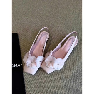 Giày Sandal Nữ Hoạ Tiết Hoa Mũi Vuông Công Sở Nhẹ Nhàng Sang Chảnh 2025