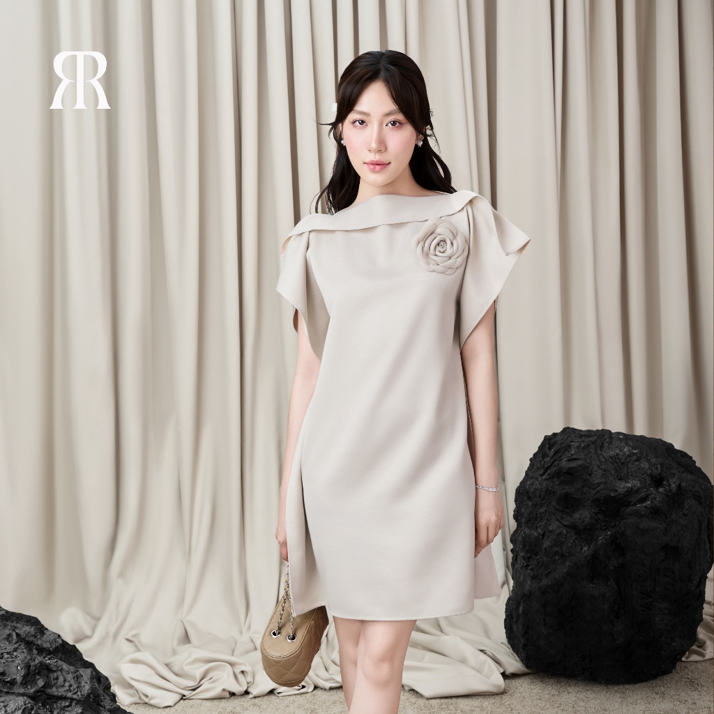 Ảnh RẬP - Đầm Cổ Thuyền Không Tay Cài Hoa - PION 03 1