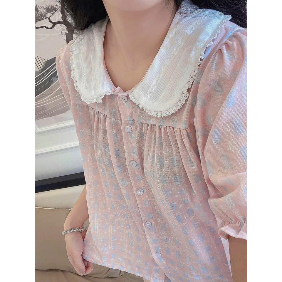 Set đồ ngủ nữ cộc tay cổ sen viền bèo họa tiết hoa nhí hồng pastel, bộ pijama nữ mặc nhà chất liệu lụa satin HCOM25152