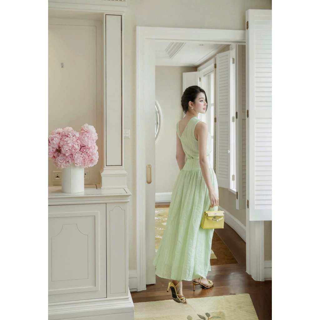 Đầm váy ren lỗ xoắn cổ chiết eo dáng dài, Váy cổ yếm hở vai chiết eo dáng xoè đơn giản sang chảnh XANH KEM
