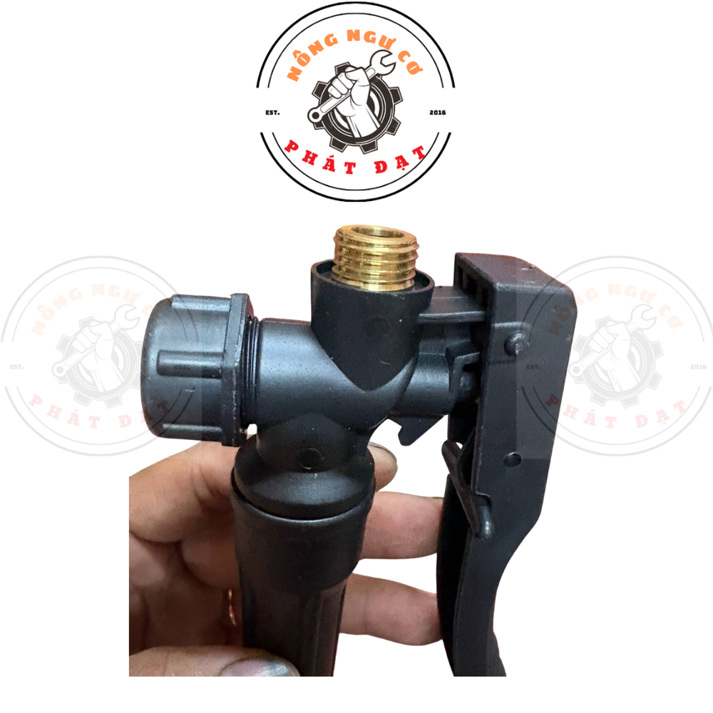 Tay cầm bóp nhựa của bình xịt điện ren thau 14mm_18mm nhựa cao cấp, chịu lực tốt, chống rò rỉ