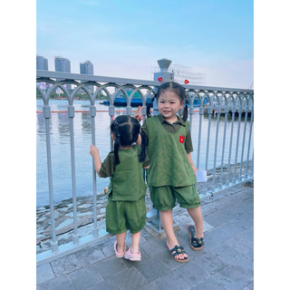 Set 02 kẹp lò xo hình TRÁI TIM lá cờ Tổ Quốc chào mừng ngày Lễ Quốc Khánh/ các dịp lễ lớn của Đất Nước