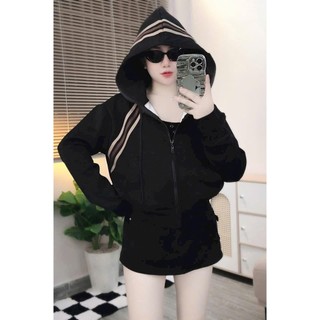 ÁO KHOÁC NỈ PHỐI VIỀN SỌC QUA NÓN NỔI BẬT PHONG CÁCH TRẺ TRUNG CÁ TÍNH PHÙ HỢP THỜI TRANG