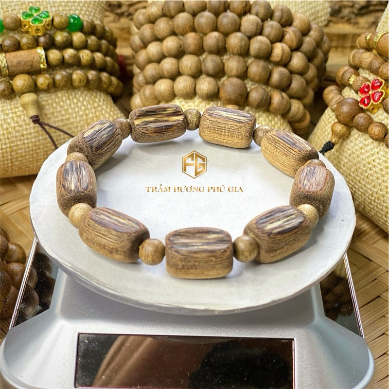 Vòng trầm hương tự nhiên Phú Gia trúc thô cao cấp