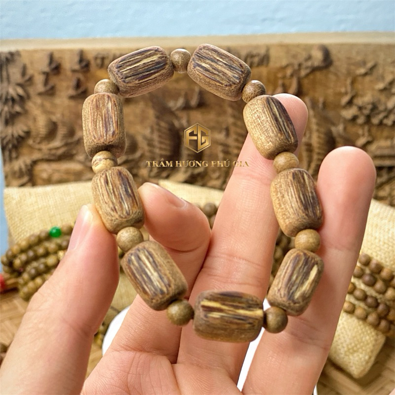 Vòng trầm hương tự nhiên Phú Gia trúc thô cao cấp