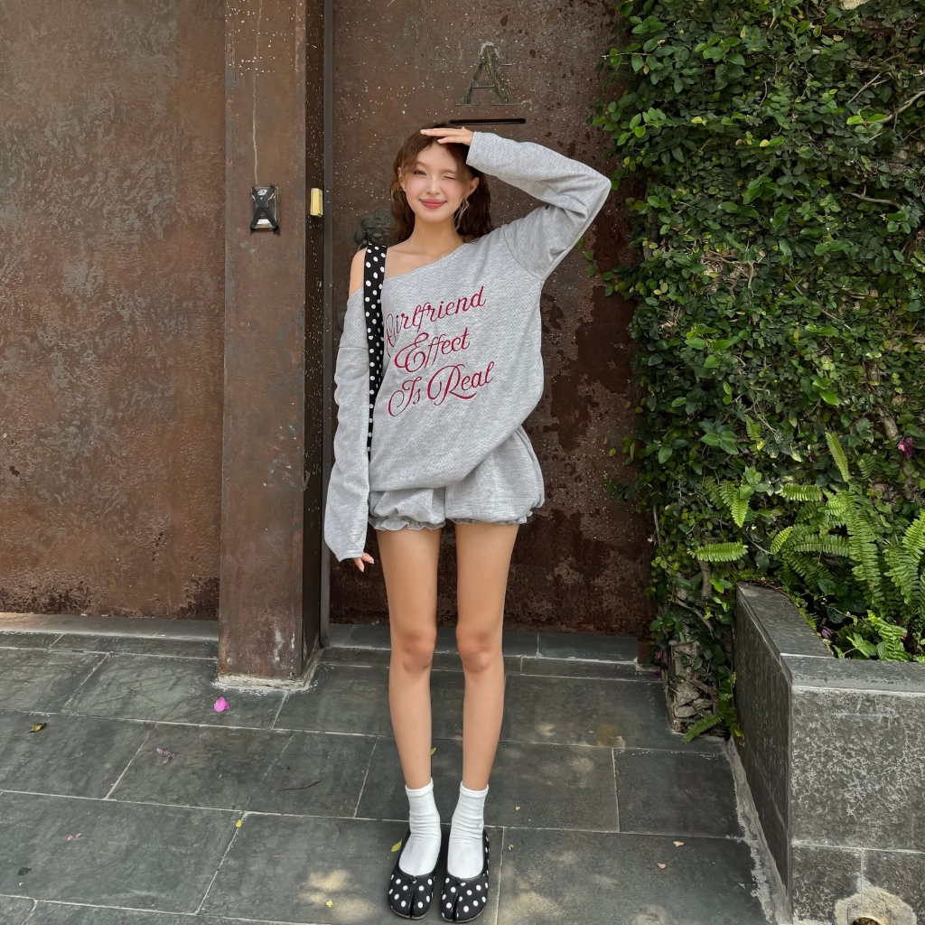 [CÓ TÁCH SET] ÁO LỆCH VAI TAY DÀI WAFFLE THÊU GIRL FRIEND EFFECT IS REAL MIX