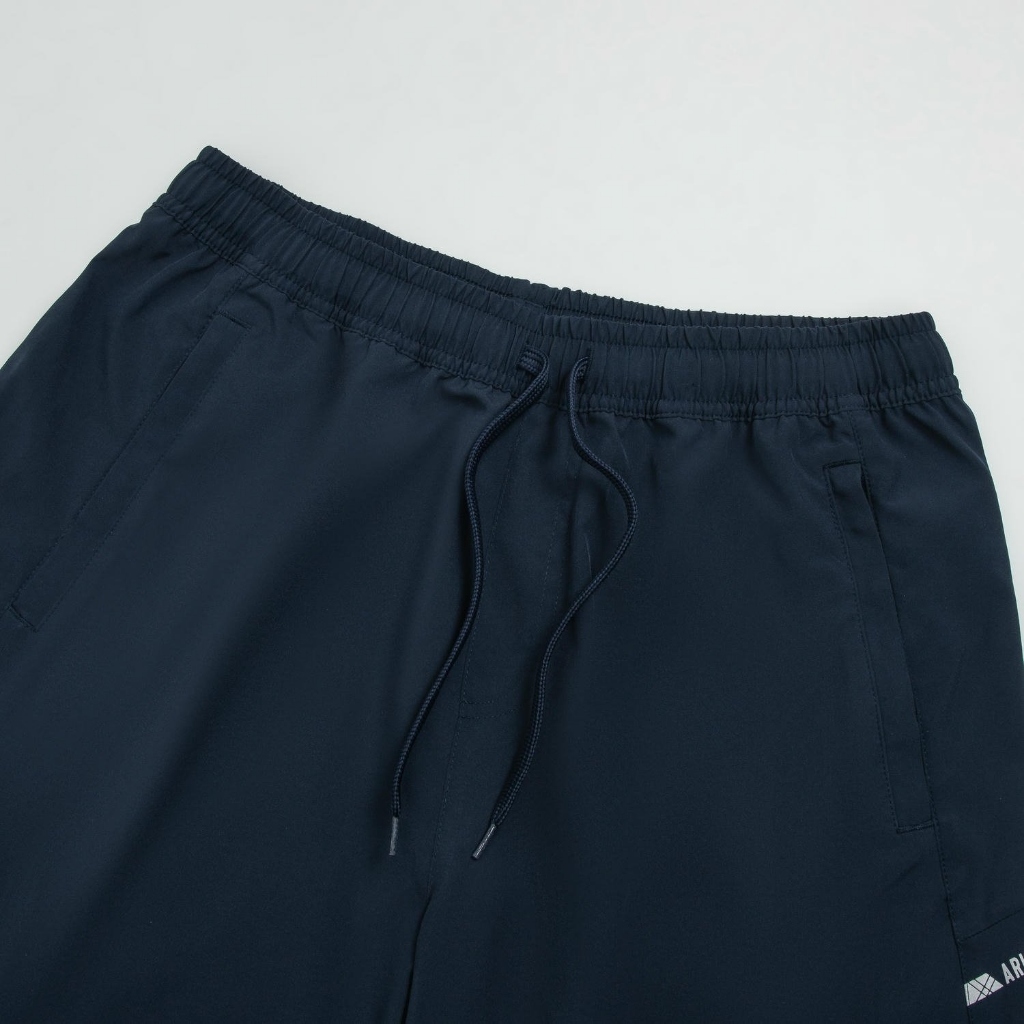 Ảnh Quần Short Thể Thao Nam Aristino Regular Fit ASO114AS3 bền màu, nhanh khô và ít thấm nước 1