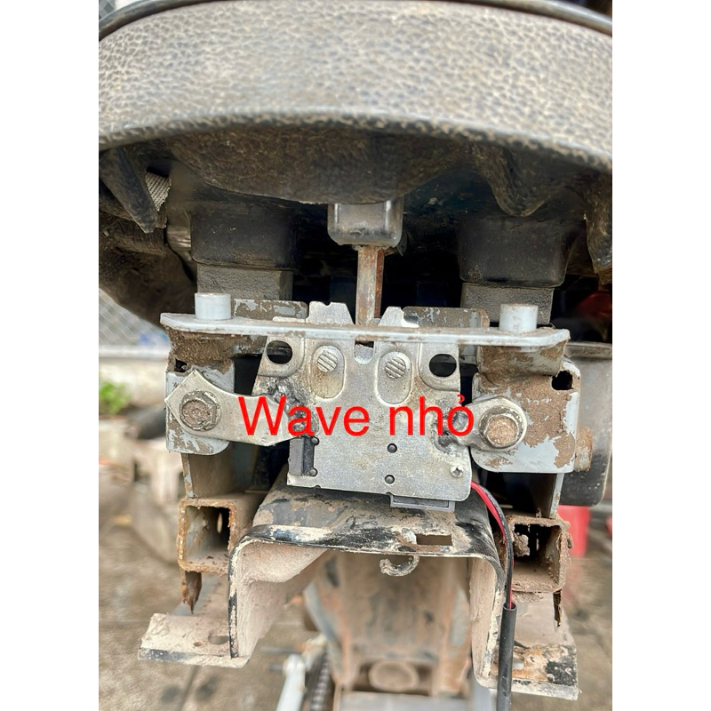 Khoá yên điện 12v xe máy phổ thông ya,hd(Si,Ex135,Novo, Si fi, Ju Finn)