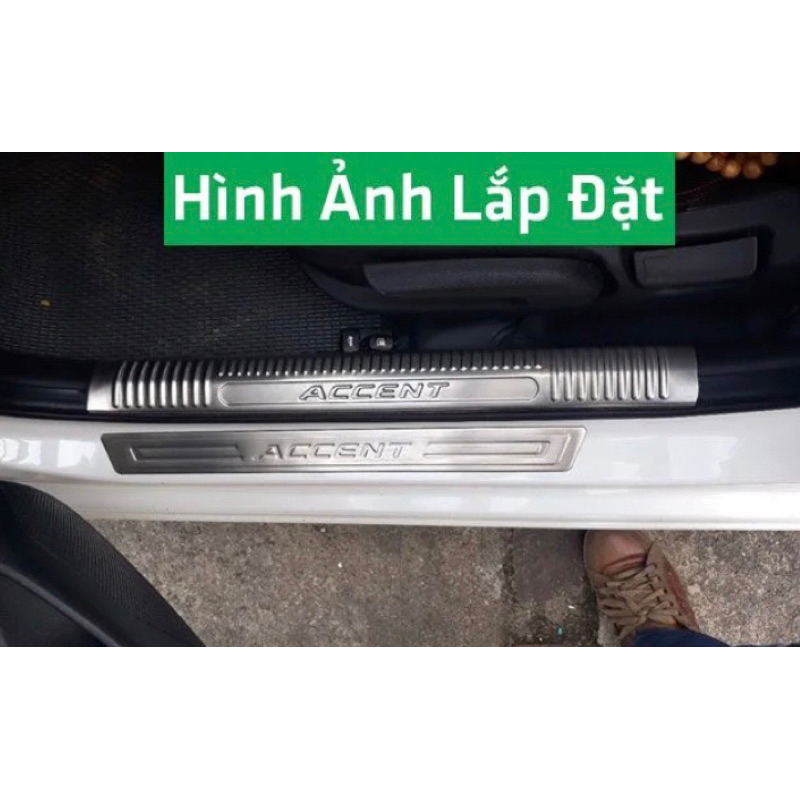 Ốp bậc cửa, nẹp bước chân xe Huyndai Accent 2018-2023 inox sáng bóng