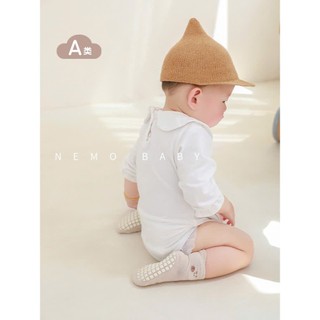 Tất lưới hình thú có đế chống trơn trượt, an toàn cho bé