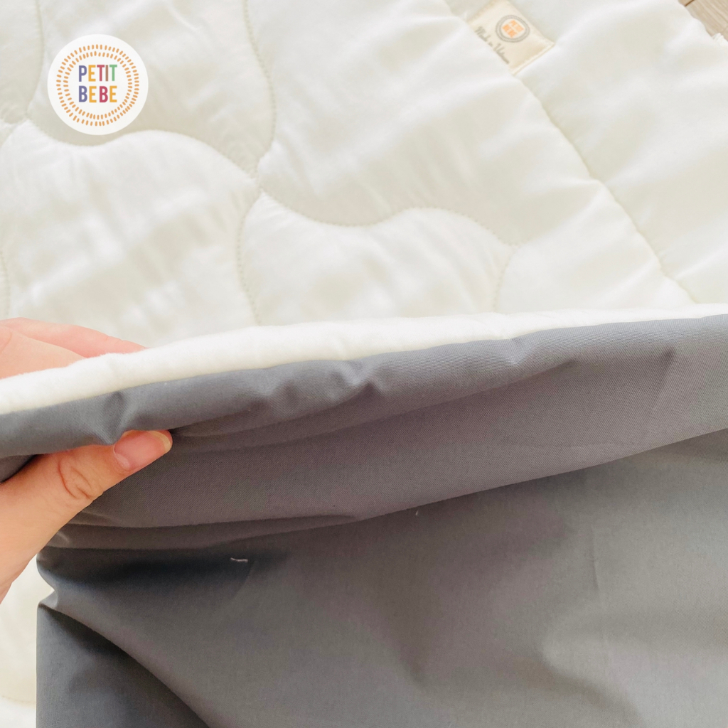 Ảnh Tấm trải nằm cho bé 70x120cm màu kem TENCEL 60s Petit Bebe chống thấm đi học mẫu giáo du lịch topper 1