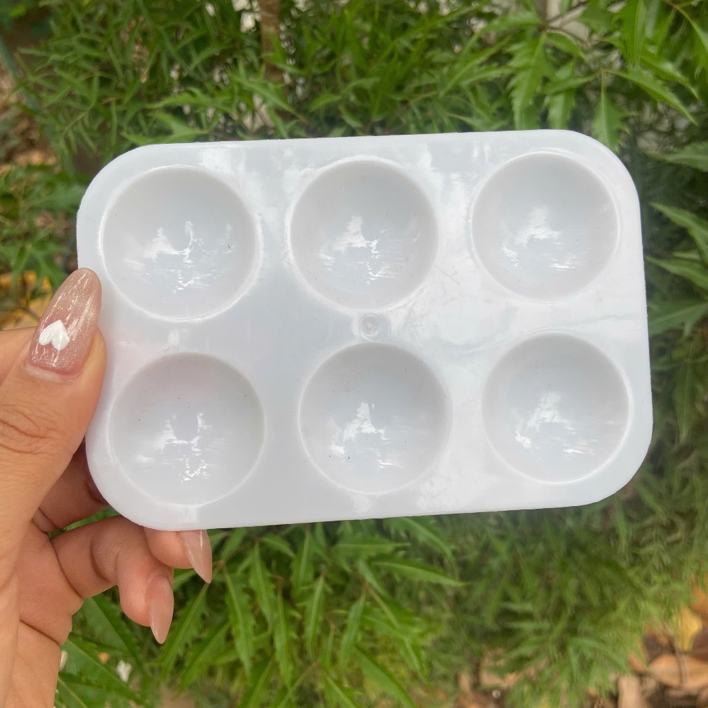 Khay pha màu nước tiện lợi khi tô tượng tô tranh tô tượng
