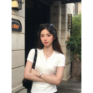 Áo Thun Ôm Body Nữ Phối Cúc Cotton Co Giãn – Áo Baby Tee Basic Dáng Ôm | ZynD Clothing -DC- M677