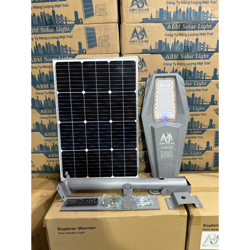 [1000W] Đèn Năng Lượng Mặt Trời Phi Thuyền, Đổi 3 Màu Led, Nhôm Đúc Nguyên Khối, Chiếu Sáng Đường Phố ABM SOLAR