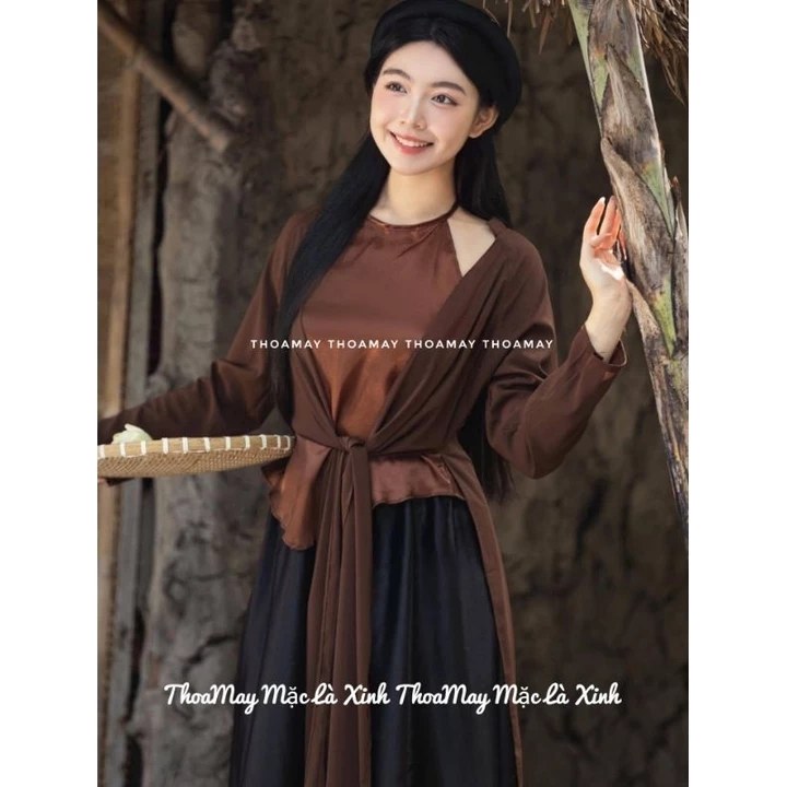 Áo tứ thân nâu mặc tết chụp hoa sen