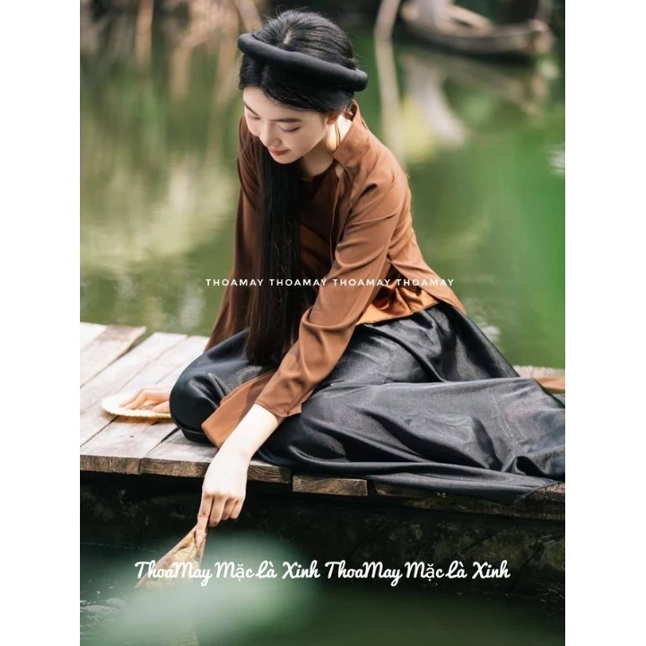 Áo tứ thân nâu mặc tết chụp hoa sen