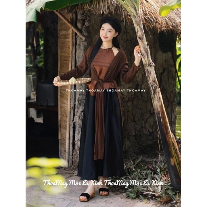 Áo tứ thân nâu mặc tết chụp hoa sen