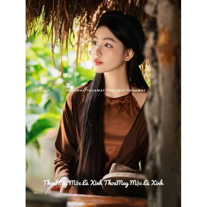 Áo tứ thân nâu mặc tết chụp hoa sen