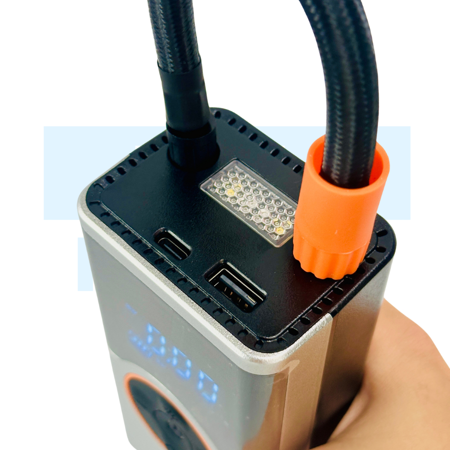 Bơm hơi điện tử mini ô tô, xe máy đa năng kiêm pin sạc dự phòng có đèn LED model 009