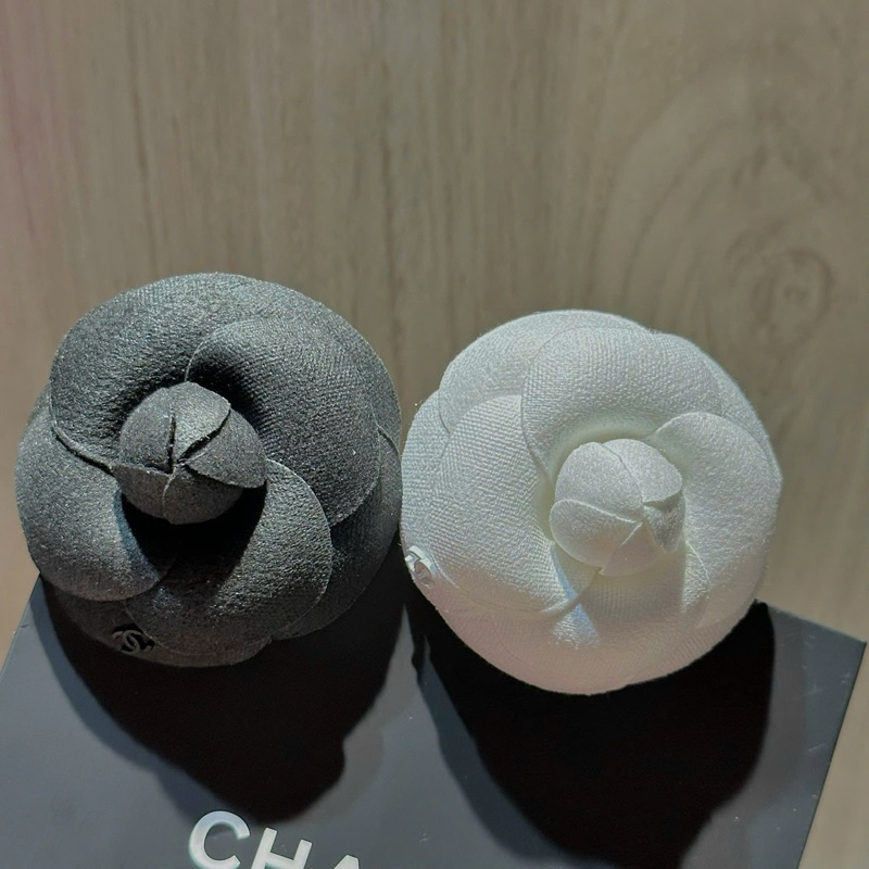 Cài áo/ Kẹp tóc hoa trà trắng sản phẩm của ZuchenbyKao