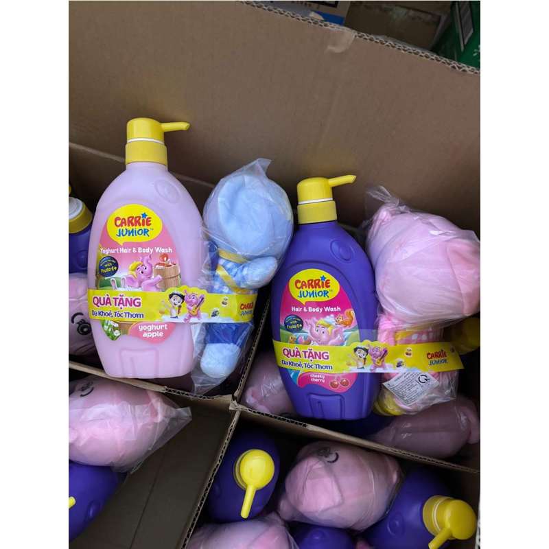 Chai Sữa Tắm Gội cho bé Carrie Junior Yoghurt hương trái cây thiên nhiên 700g + Tặng Voi bông/ túi sữa tắm