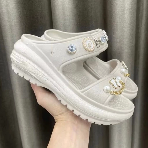 Dép bánh mì nữ đi biển đế cao 7cm, Dép hai quai nữ đế đúc kèm bộ nhiều charm đá xinh, chất liệu eva êm nhẹ, dễ phối đồ