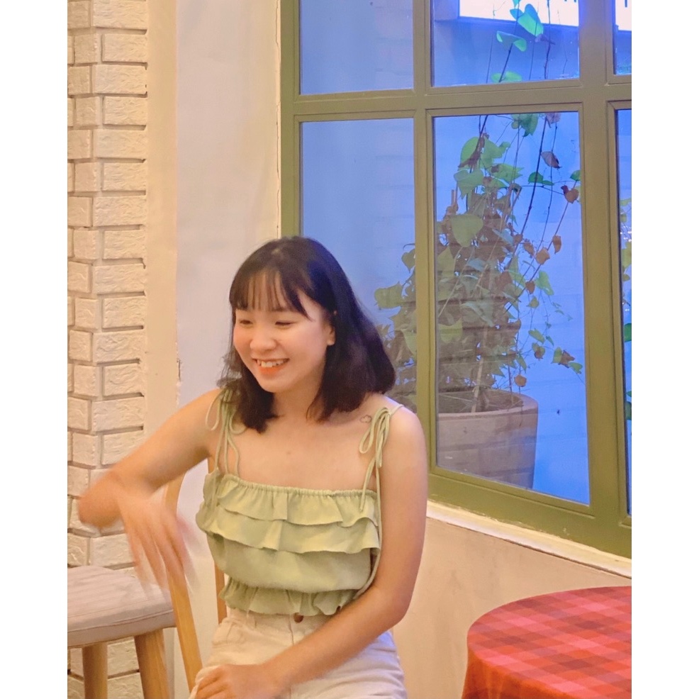 Áo lụa cột dây xếp tầng