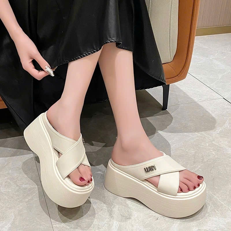 Dép nữ xịn QCCC hàng loại 1 đế độn 7cm da mềm êm chân, lót đế khâu mềm êm đế đúc chống nún.