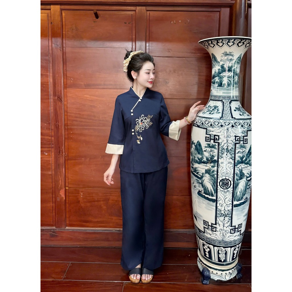 Đồ đi chùa cổ V thêu hoa bỉ ngạn vải đũi thái Pháp phục lễ chùa tay lỡ Đồ lam nữ đính cúc bọc đũi mềm Thanh lịch