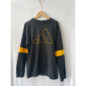 Siêu phẩm áo sweater hiệu xịn mới siêu xinh màu đen