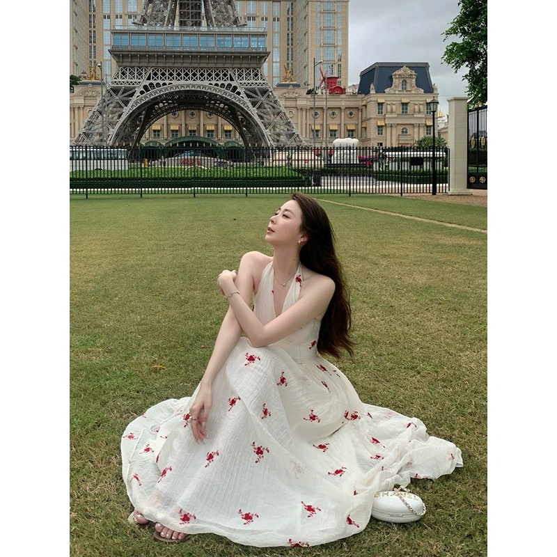 Đầm Maxi Hở Lưng Hoa – Dịu Dàng, Nữ Tính, Thanh Lịch