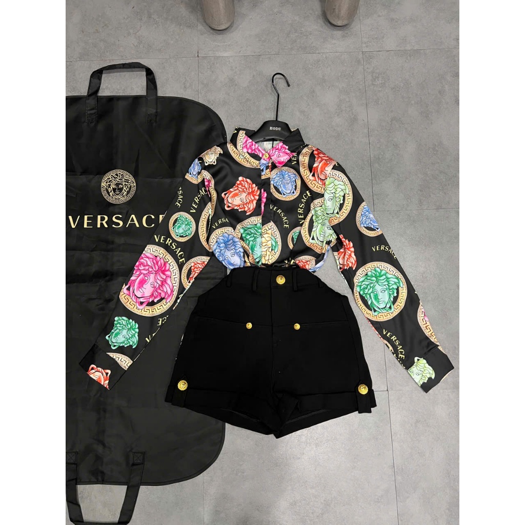Set áo sơ mi logo Versace và quần nút ngắn dài siêu cấp