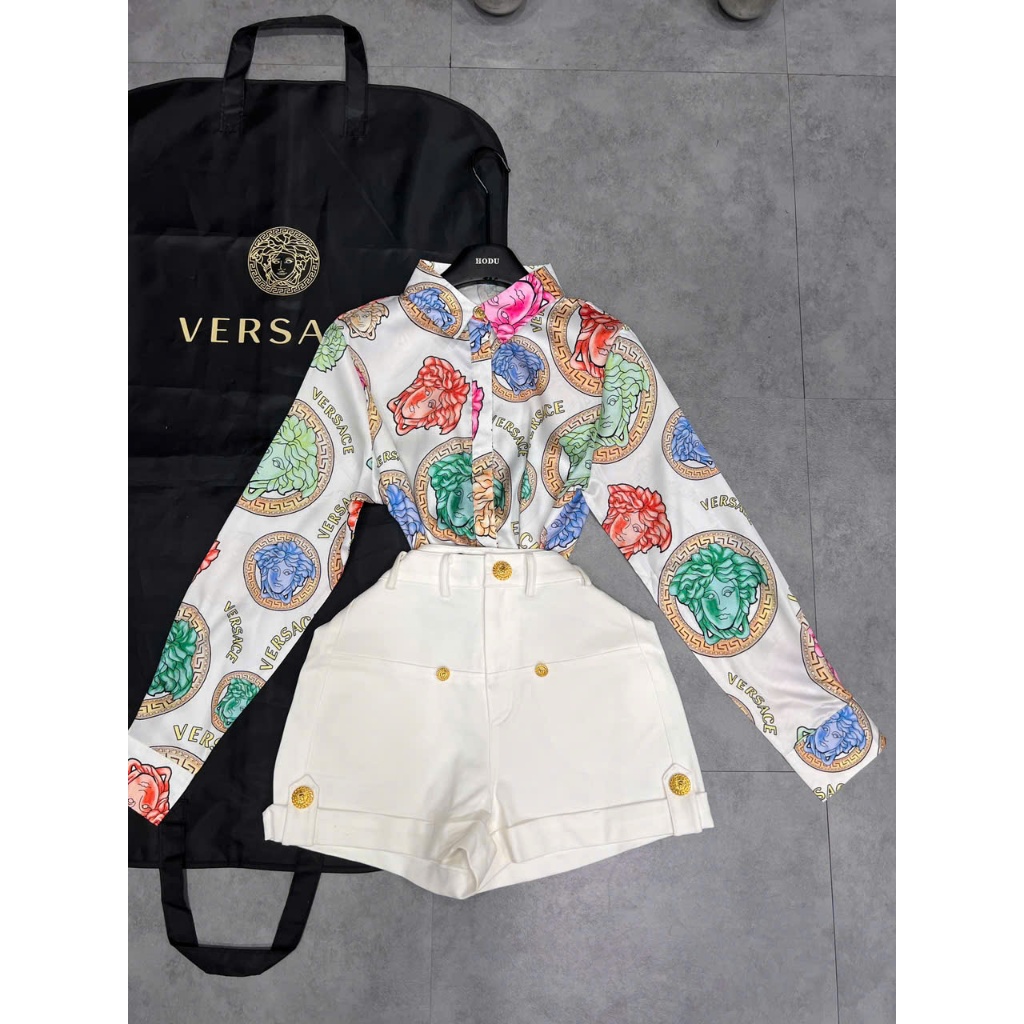 Set áo sơ mi logo Versace và quần nút ngắn dài siêu cấp