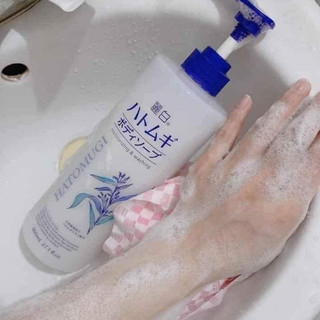 Sữa Tắm Hatomugi Dưỡng Ẩm Chiết Xuất Ý Dĩ Moisturizing & Washing The Body Soap (600ml, 800ml)