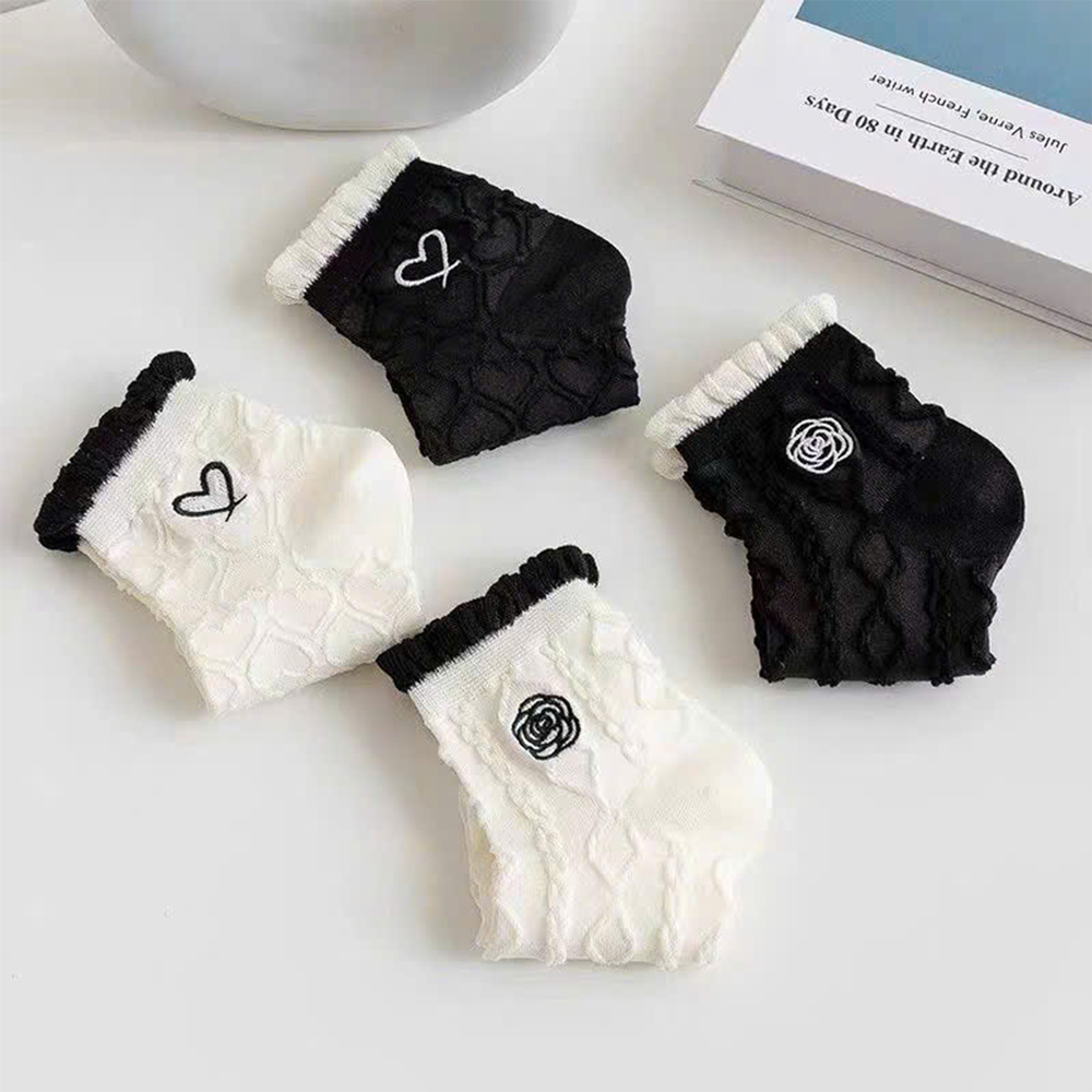 Tất vớ nữ cổ ngắn họa tiết trái tym dễ thương, chất liệu mềm mịn co giãn 4 chiều - Ekiu Shop