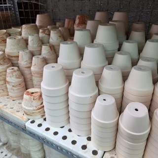 Chậu đất nung đủ size có sẵn tại vườn MẦM NẮNG GARDEN lỗi 1 đền 1