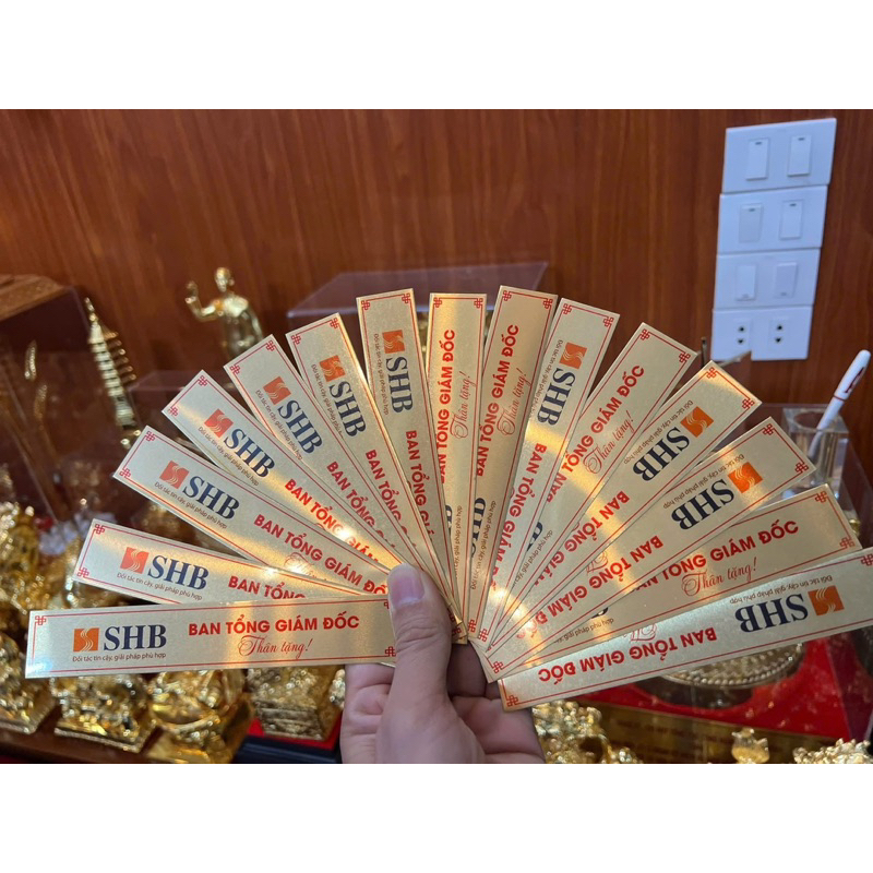 Logo tem đề tặng in chuyển nhiệt gắn sản phẩm kích thước phù hợp sản phẩm