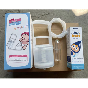 dụng cụ hút mũi cầm tay kèm dung dịch xịt rửa mũi
