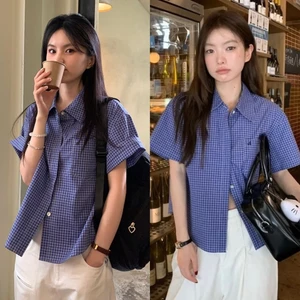 Áo sơ mi cộc tay dáng lửng kẻ caro xanh túi ngực hoạ tiết thêu hình nhỏ ASM015 - Tiktik