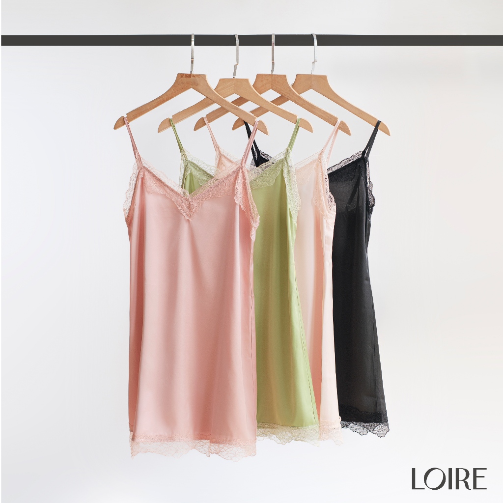 Váy Ngủ Lụa Mềm Phối Ren Tinh Tế Loirechic FDMN250309