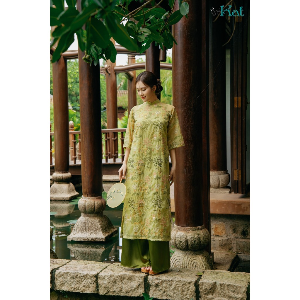 Áo Dài Mộc Viên The Kat House (không kèm quần), chất tơ ánh thêu nổi bên trong lót lụa cao cấp, dáng suông