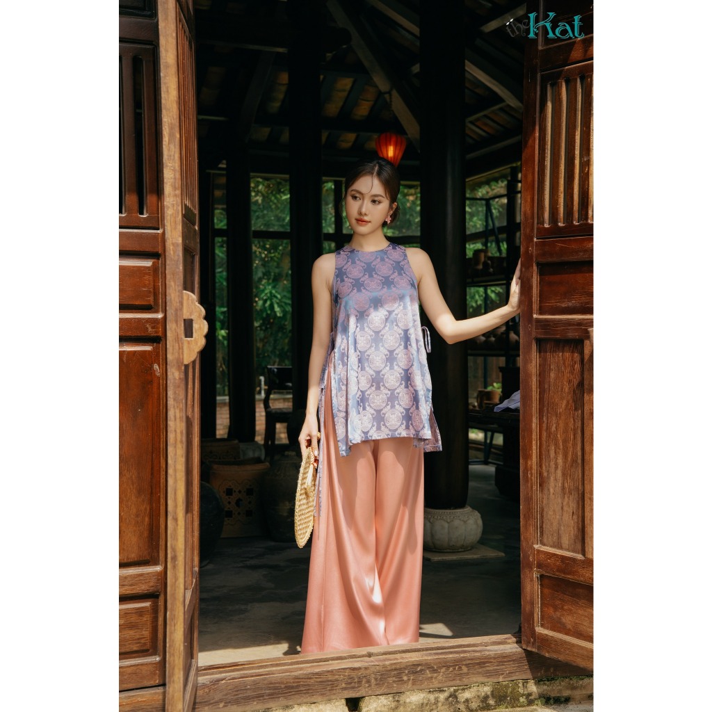 Áo Thanh Hoa The Kat House, vải lụa tổnh mịn màng, mỏng nhẹ, thoáng mát, lên dánh xinh