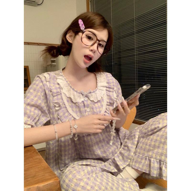 Bộ ngủ cotton nữ cao cấp kẻ caro tím trắng tay ngắn quần dài, bộ pijama nữ mặc nhà  viền bèo nhún dễ thương hcom26030