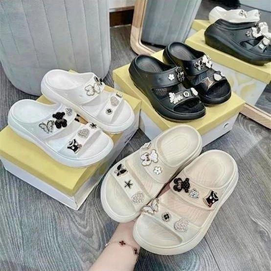 Dép bánh mì nữ đi biển đế cao 7cm, Dép hai quai nữ đế đúc kèm bộ nhiều charm đá xinh, chất liệu eva êm nhẹ, dễ phối đồ