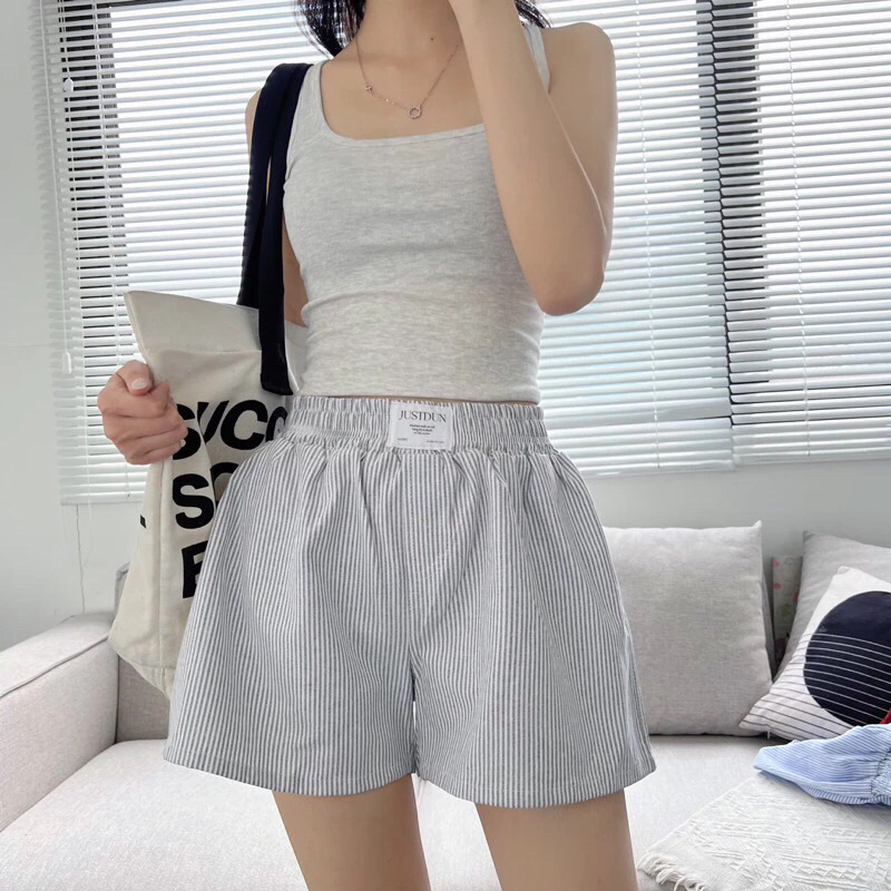 Quần Short Đùi Vải Kate Kẻ Sọc From Rộng Thoải Mái Thoáng Mát