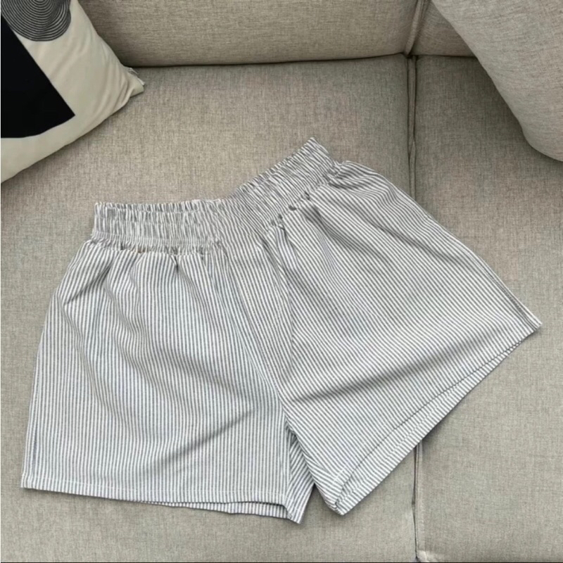 Quần Short Đùi Vải Kate Kẻ Sọc From Rộng Thoải Mái Thoáng Mát