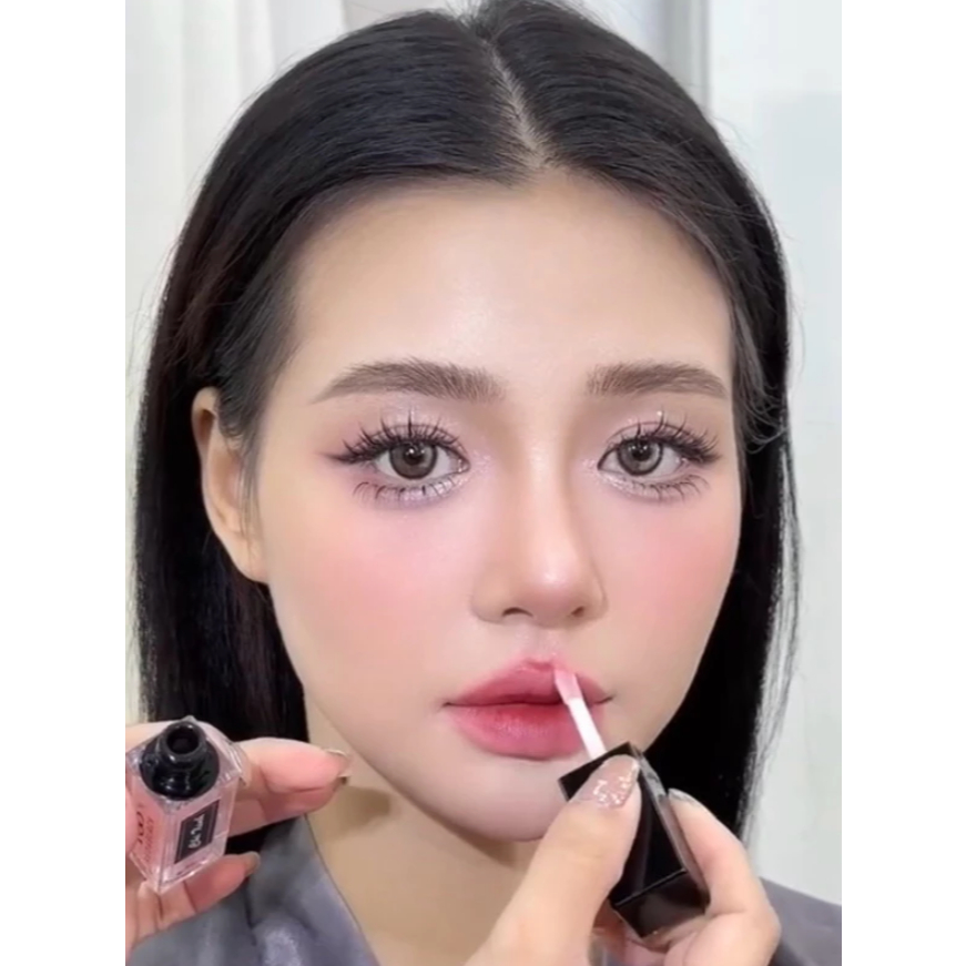 Son bóng R&B Red Black R01 tạo hiệu ứng 5ml cấp ẩm giúp môi căng mọng quyến rũ