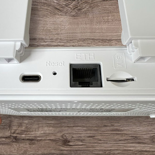 Bộ Phát Wifi 4G R611C - 4 Ăngten Gấp Gọn, Wifi 6 Siêu Nhanh, Tản Nhiệt Hai Bên